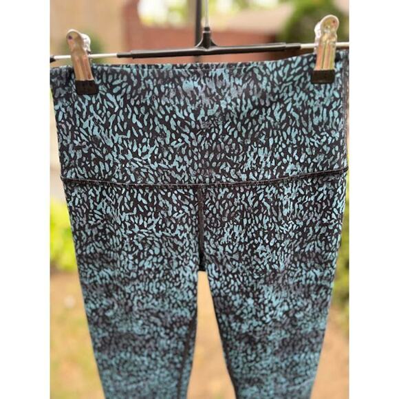 Lululemon Wunder Under Crop HR 21" Daisy Dust Illuminight Black Size 4 - Picture 5 of 10